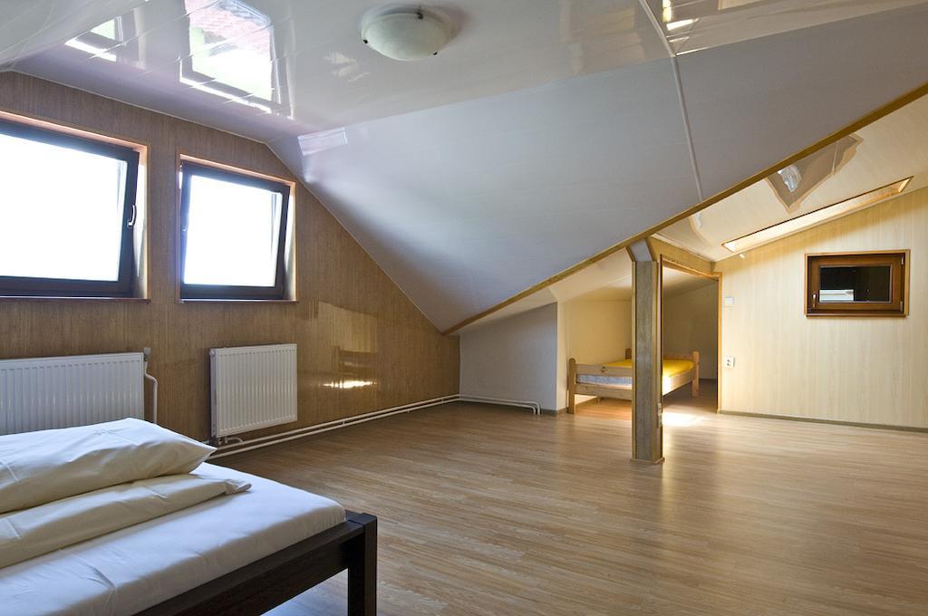 Penzion Rogalo Svit Zimmer foto